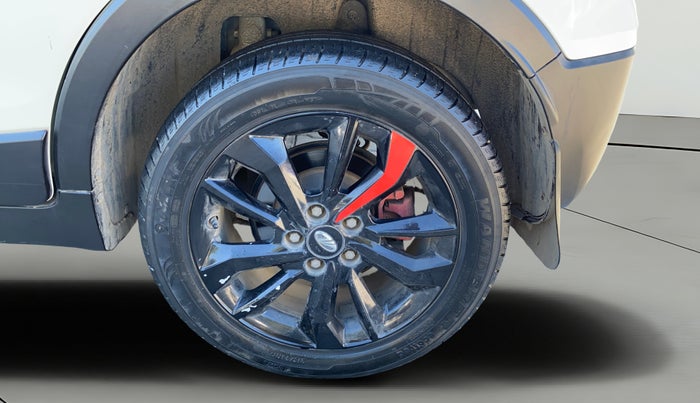 2022 Mahindra XUV300 W8 (O) 1.2 PETROL AMT, Petrol, Automatic, 36,068 km, Left Rear Wheel