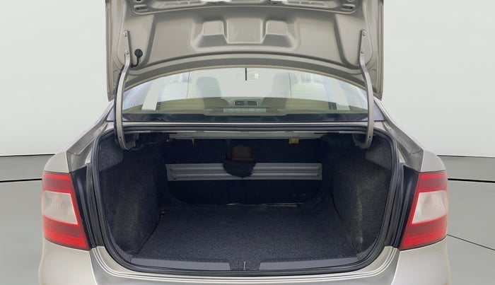 2015 Skoda Rapid ELEGANCE 1.6 MPI MT, Petrol, Manual, 75,596 km, Boot Open Zoomed View