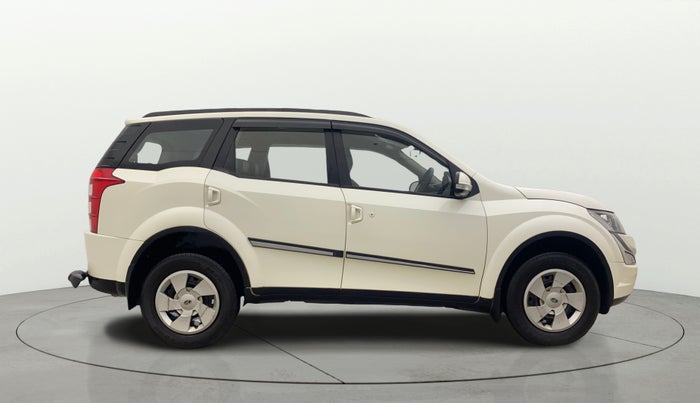 2015 Mahindra XUV500 W6, Diesel, Manual, 1,24,192 km, Right Side View