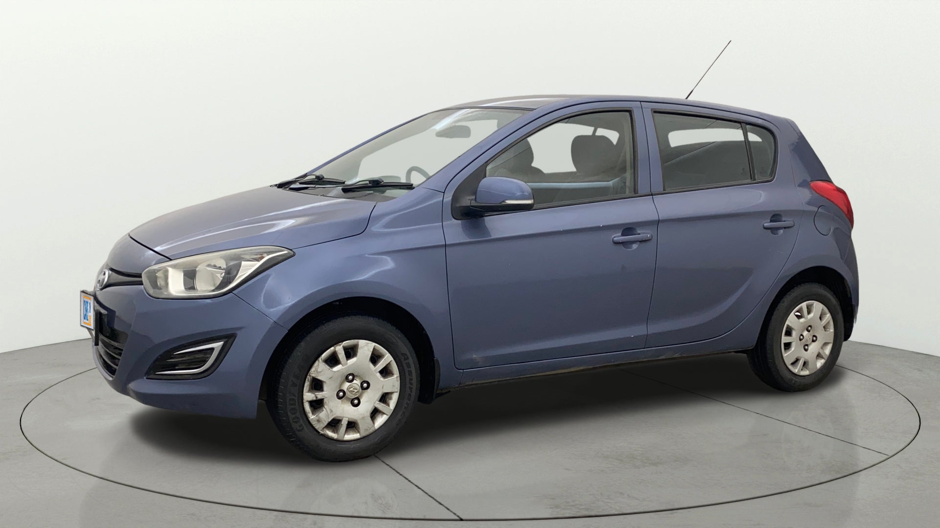 camera-Left-Front-Diagonal