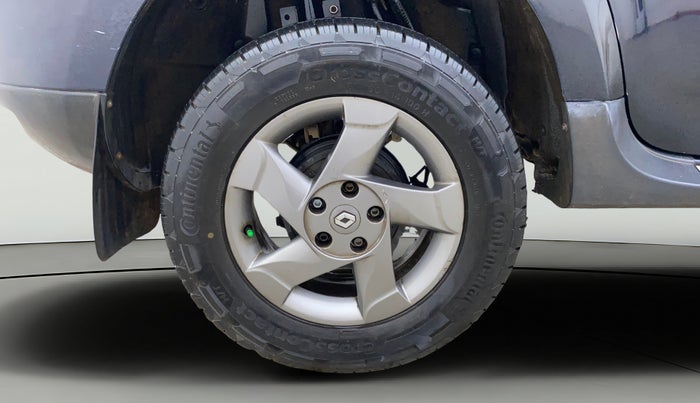 2015 Renault Duster 110 PS RXZ 4X4 MT DIESEL, Diesel, Manual, 56,189 km, Right Rear Wheel