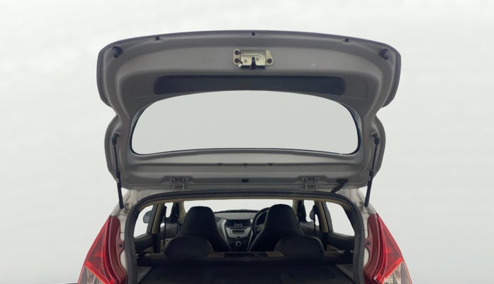 2014 Hyundai Eon SPORTZ, Petrol, Manual, 99,432 km, Boot Door Open