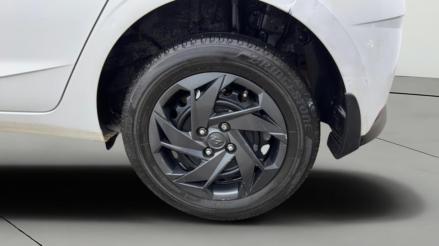 2022 Hyundai NEW I20 MAGNA 1.2 MT, Petrol, Manual, 42,483 km, Left Rear Wheel