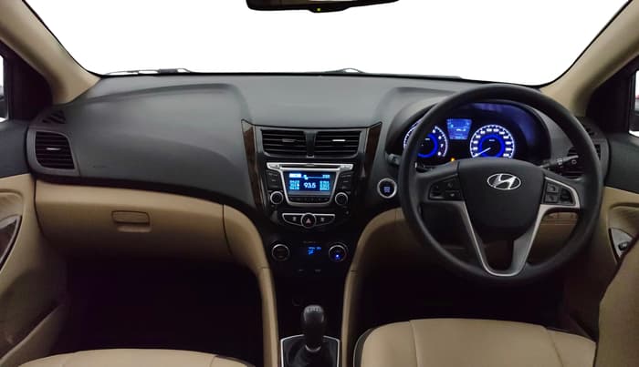 2015 Hyundai Verna FLUIDIC 4S 1.6 VTVT S(O), Petrol, Manual, 30,287 km, Dashboard