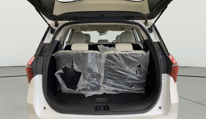 2023 Mahindra XUV700 AX 7 LUXURY D AWD AT 7 STR, Diesel, Automatic, 76,365 km, Boot Open Zoomed View