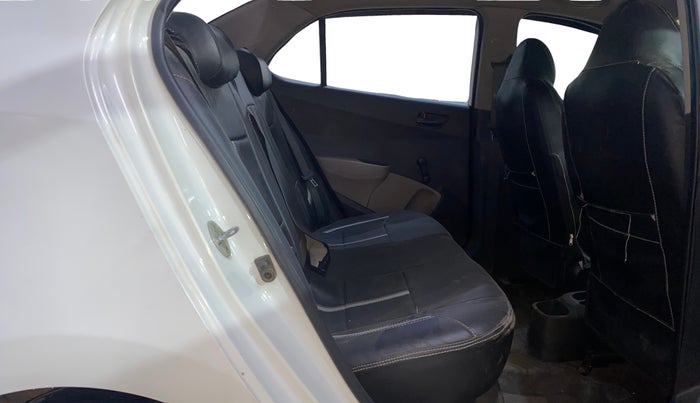 2014 Hyundai Xcent BASE 1.2, Petrol, Manual, 1,23,456 km, Right Side Rear Door Cabin