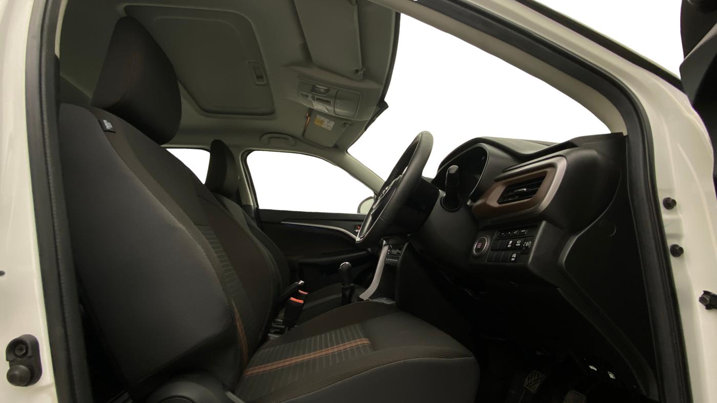 2024 Maruti BREZZA ZXI + SMART HYBRID, Petrol, Manual, 6,852 km, Right Side Front Door Cabin