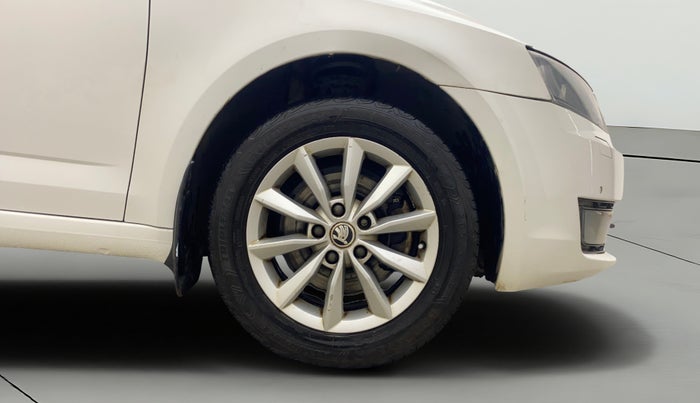 2015 Skoda Octavia STYLE PLUS AT 1.8 TSI, Petrol, Automatic, 1,08,777 km, Right Front Wheel