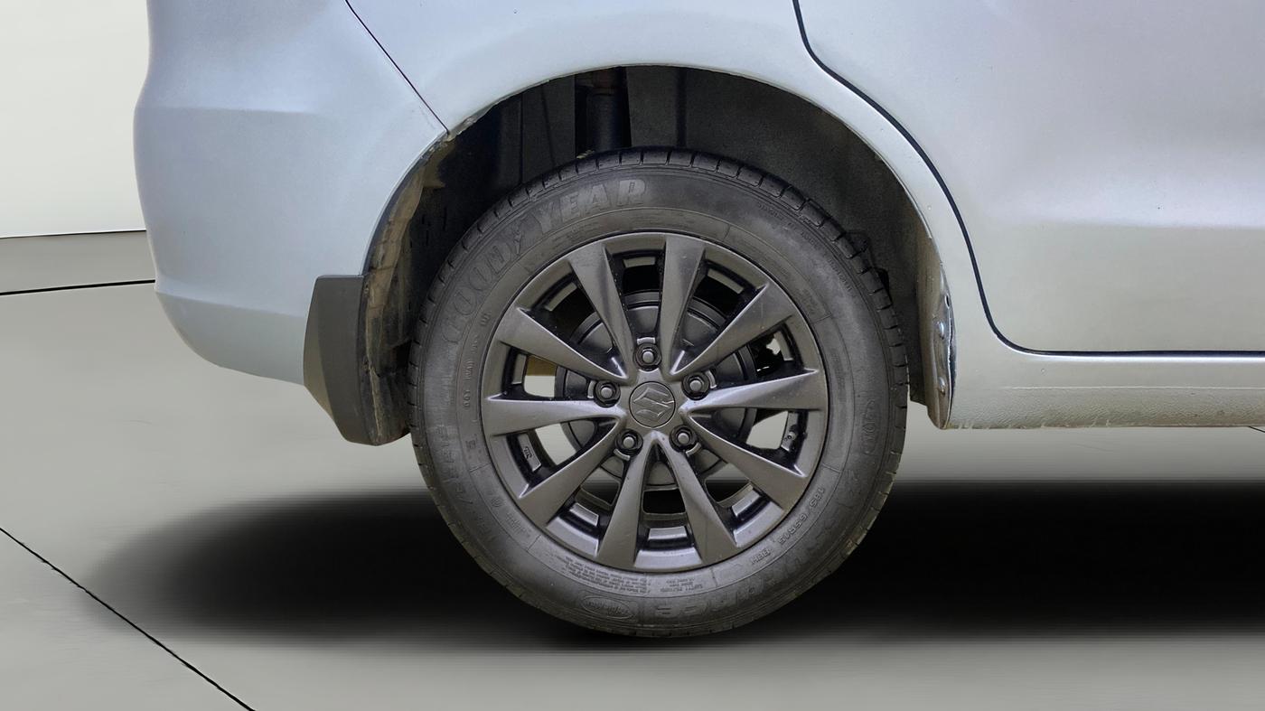 2014 Maruti Ertiga ZXI, Petrol, Manual, 1,09,924 km, Right Rear Wheel