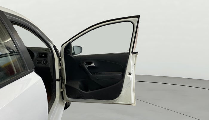 2018 Volkswagen Polo COMFORTLINE 1.0L MPI, Petrol, Manual, 60,082 km, RHS Front Door