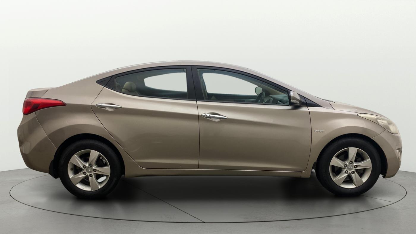 2013 Hyundai New Elantra 1.8 SX MT VTVT, Petrol, Manual, 1,15,979 km, Right Side View