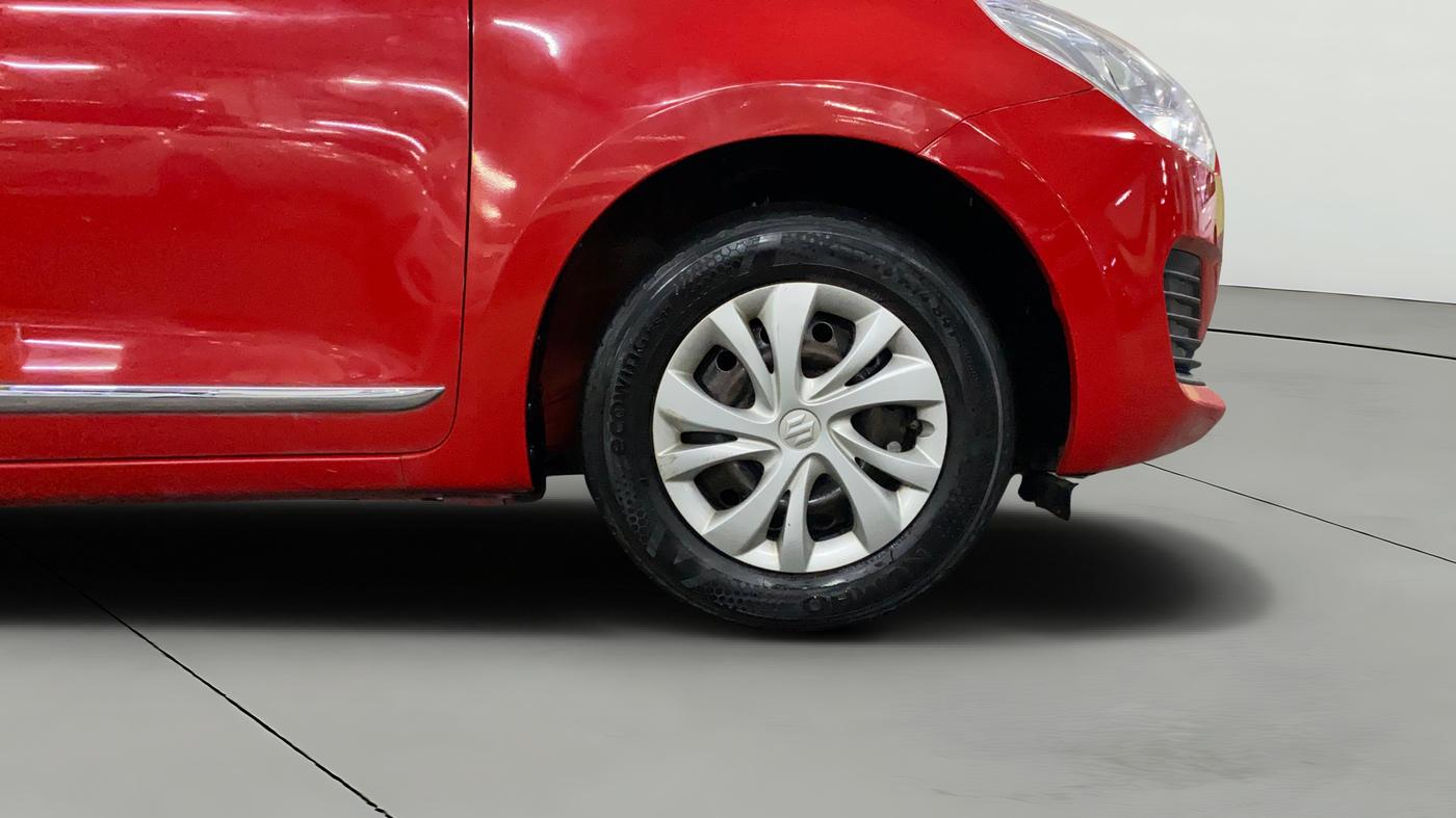 2018 Maruti Swift VXI, Petrol, Manual, 37,239 km, Right Front Wheel