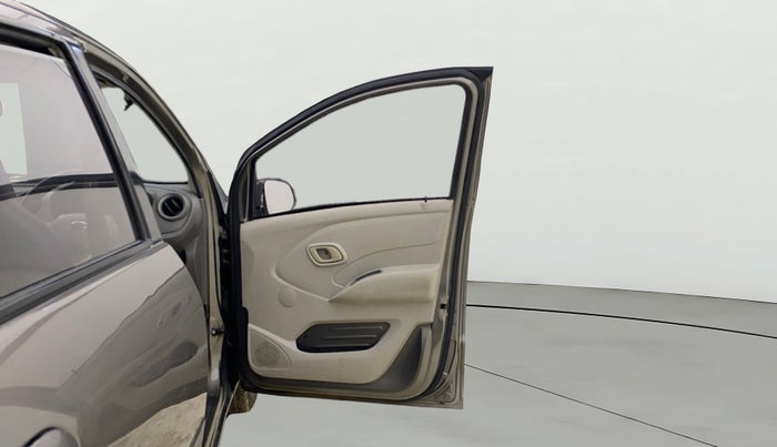 2017 Datsun Redi Go T (O), Petrol, Manual, 82,983 km, RHS Front Door