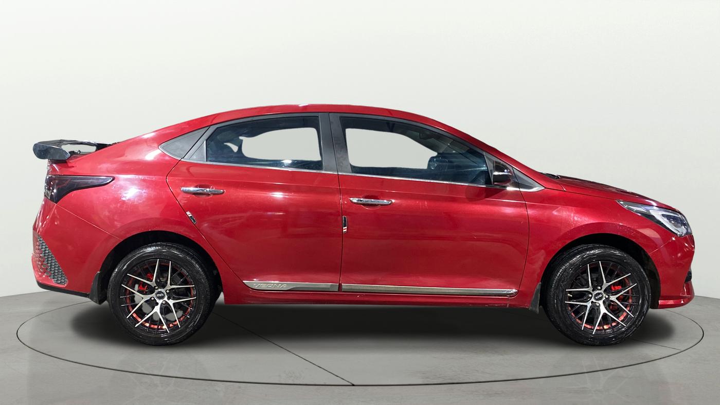 2020 Hyundai Verna SX (O) 1.0 TURBO DCT, Petrol, Automatic, 37,378 km, Right Side View