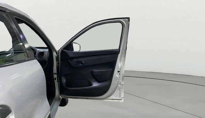 2018 Renault Kwid RXT 1.0, Petrol, Manual, 63,853 km, RHS Front Door