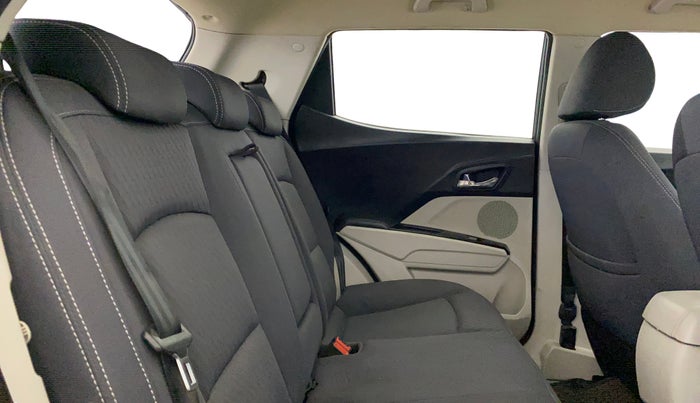 2019 Mahindra XUV300 W8 1.2 PETROL, Petrol, Manual, 84,109 km, Right Side Rear Door Cabin
