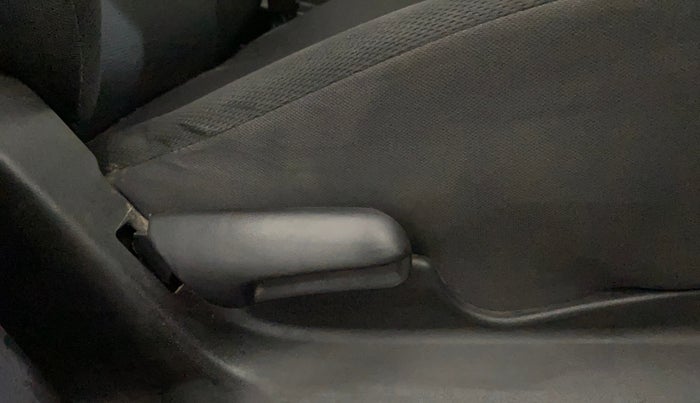 2021 Maruti Vitara Brezza VXI, Petrol, Manual, 79,631 km, Driver Side Adjustment Panel