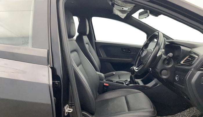 2022 Tata ALTROZ XZ PLUS PETROL DARK EDITION, Petrol, Manual, 33,678 km, Right Side Front Door Cabin
