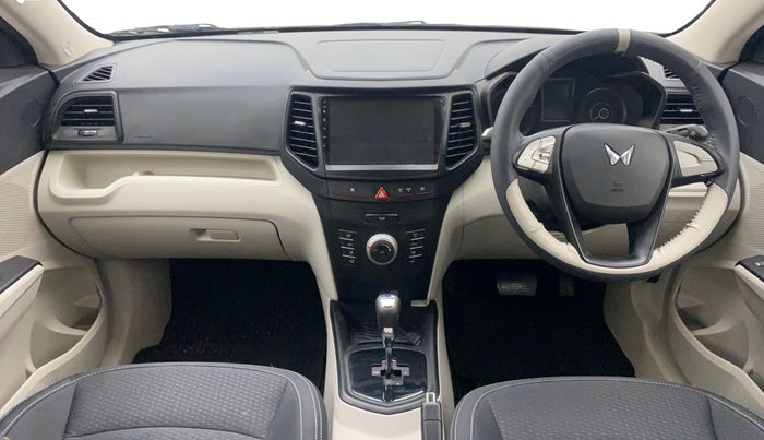 2023 Mahindra XUV300 W6 1.2 PETROL AMT, Petrol, Automatic, 15,464 km, Dashboard