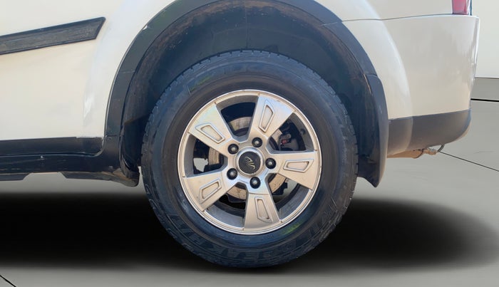 2015 Mahindra XUV500 W8, Diesel, Manual, 81,458 km, Left Rear Wheel