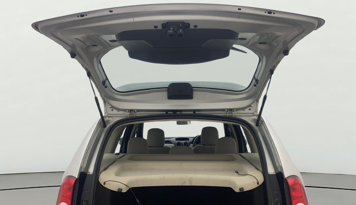 2015 Renault Duster 85 PS RXL DIESEL, Diesel, Manual, 1,46,319 km, Boot Door Open