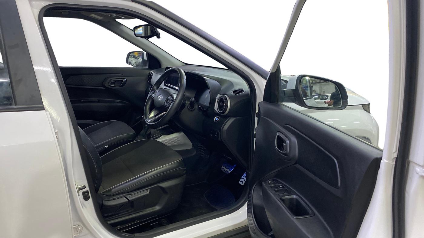 2025 Hyundai EXTER SX(O) CONNECT 1.2 AMT, Petrol, Automatic, 8,069 km, Right Side Front Door Cabin
