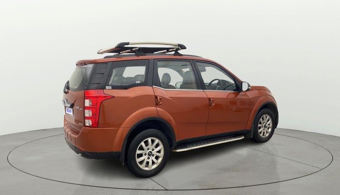 2017 Mahindra XUV500 W10, Diesel, Manual, 99,576 km, Right Back Diagonal