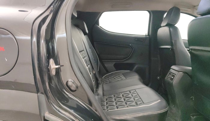 2024 Renault Kiger RXZ MT, Petrol, Manual, 38,293 km, Right Side Rear Door Cabin