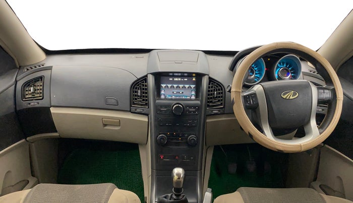 2017 Mahindra XUV500 W6, Diesel, Manual, 99,718 km, Dashboard
