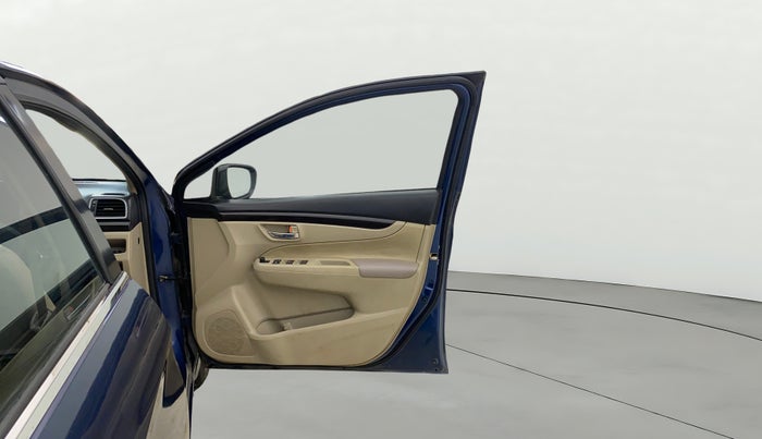 2017 Maruti Ciaz DELTA 1.4 MT PETROL, CNG, Manual, 1,21,751 km, RHS Front Door