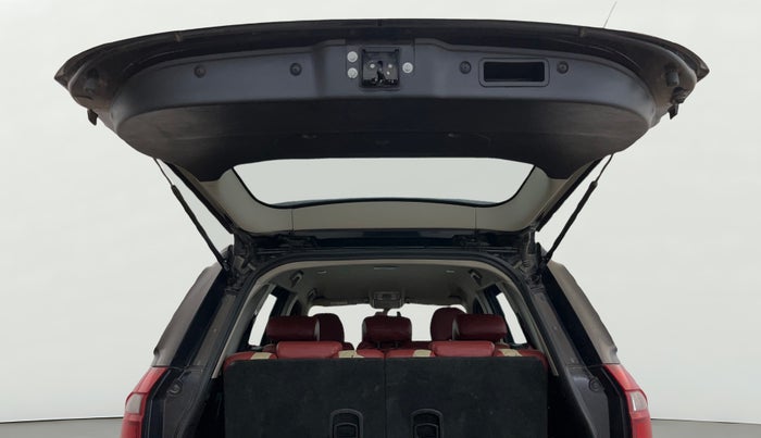 2019 Mahindra XUV500 W7 AT, Diesel, Automatic, 61,362 km, Boot Door Open