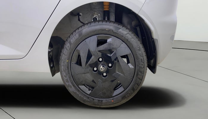 2025 Tata ALTROZ Creative S Petrol 5AMT, Petrol, Automatic, 185 km, Left Rear Wheel