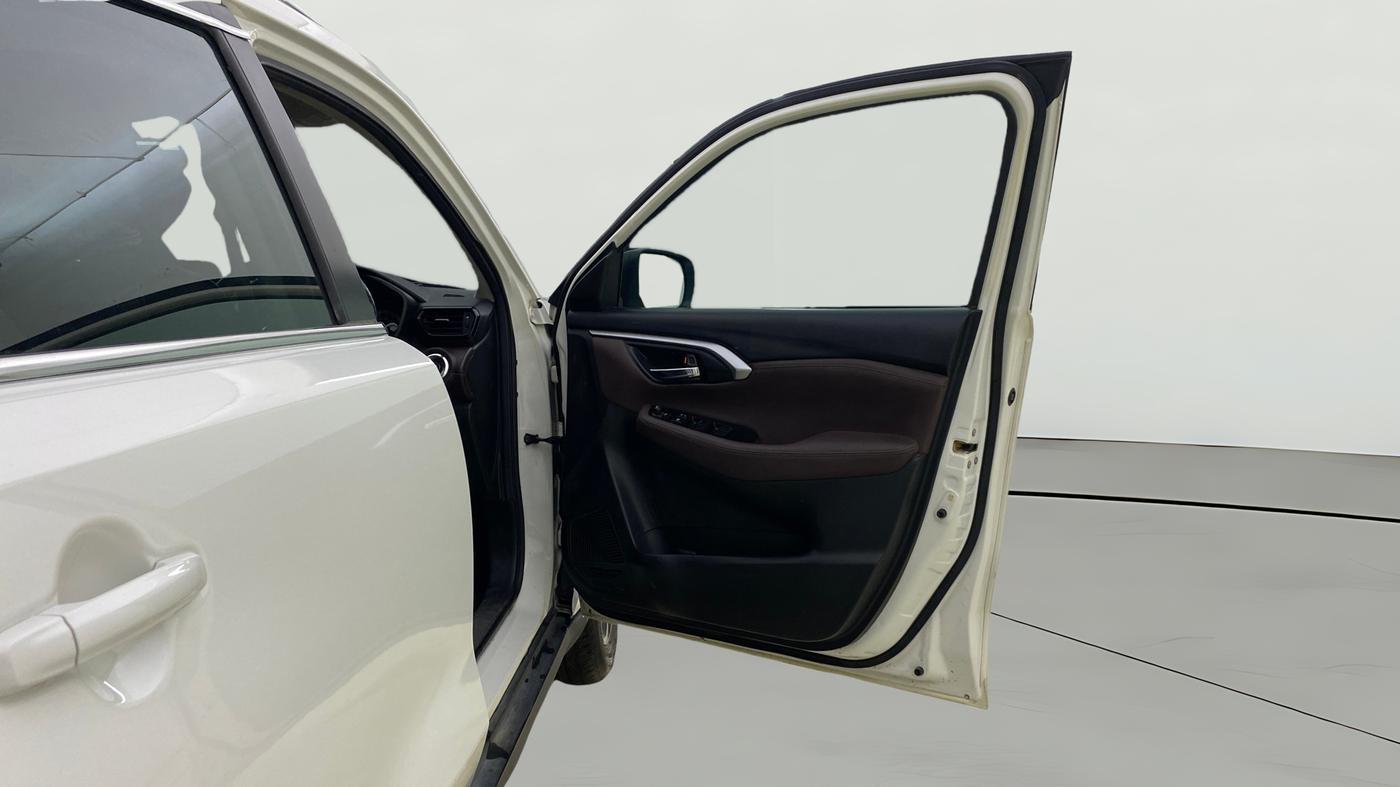 2024 Maruti Grand Vitara ZETA CNG, CNG, Manual, 70,011 km, RHS Front Door