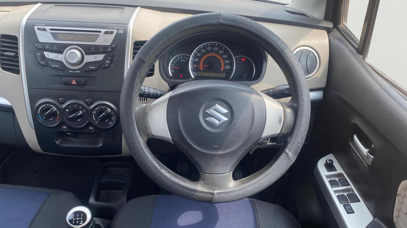 2016 Maruti Wagon R 1.0 VXI, Petrol, Manual, 63,740 km, Steering Wheel Close Up