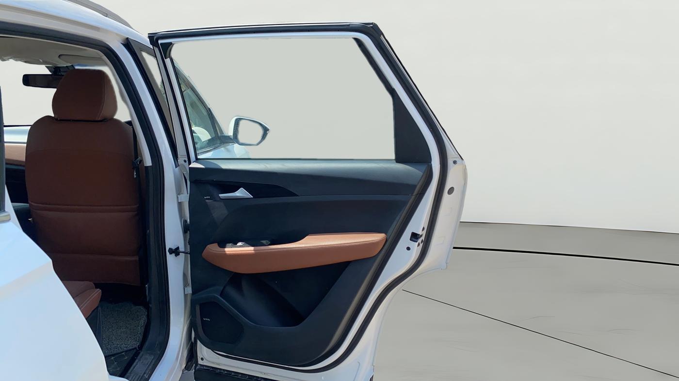 2021 MG HECTOR PLUS SHARP 2.0 DIESEL TURBO MT 6-STR, Diesel, Manual, 1,31,080 km, RHS Rear Door