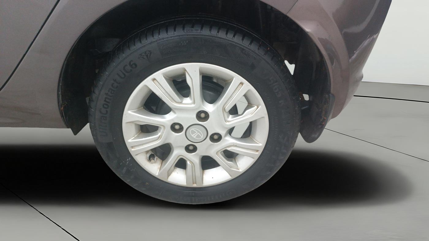 2017 Tata Tiago XZA PETROL, Petrol, Automatic, 39,600 km, Left Rear Wheel