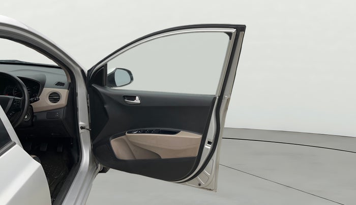 2015 Hyundai Xcent S 1.2, Petrol, Manual, 44,917 km, RHS Front Door