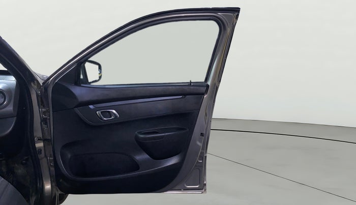 2018 Renault Kwid RXT 1.0 AMT (O), Petrol, Automatic, 14,764 km, RHS Front Door