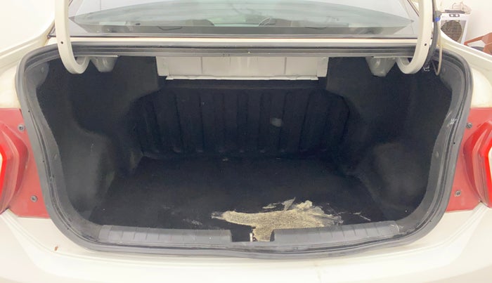 2016 Hyundai Xcent SX 1.2 (O), Petrol, Manual, 73,939 km, Boot Open Zoomed View