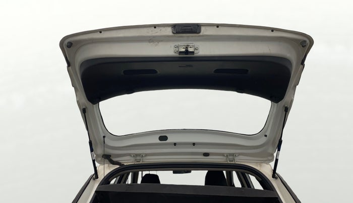 2017 Hyundai Elite i20 SPORTZ 1.2, Petrol, Manual, 76,921 km, Boot Door Open