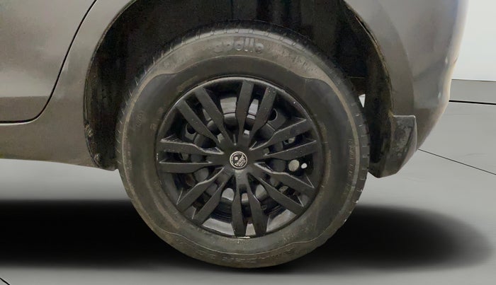 2015 Maruti Swift VXI, CNG, Manual, 75,871 km, Left Rear Wheel
