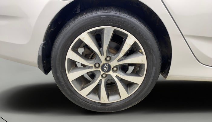 2014 Hyundai Verna FLUIDIC 1.6 VTVT SX, Petrol, Manual, 81,762 km, Right Rear Wheel