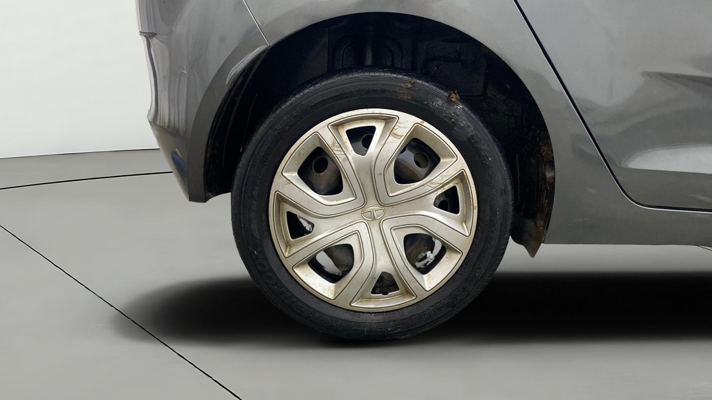 2021 Tata ALTROZ XM PLUS PETROL, Petrol, Manual, 80,526 km, Right Rear Wheel