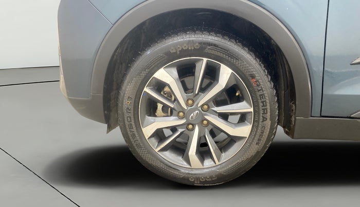 2021 Mahindra XUV300 W8 (O) 1.5 DIESEL, Diesel, Manual, 46,056 km, Left Front Wheel