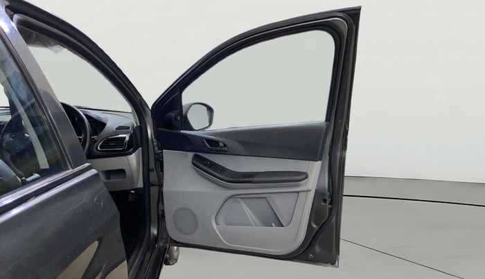 2021 Tata Tiago XT PETROL, Petrol, Manual, 39,607 km, RHS Front Door