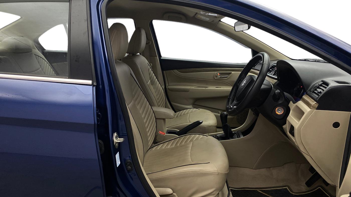 2021 Maruti Ciaz SIGMA 1.5 SHVS MT  PETROL, Petrol, Manual, 31,012 km, Right Side Front Door Cabin