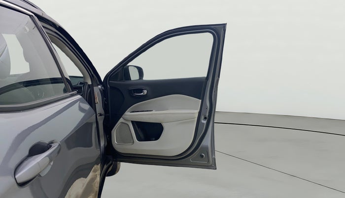 2018 Jeep Compass LIMITED (O) 2.0 DIESEL, Diesel, Manual, 1,21,014 km, RHS Front Door