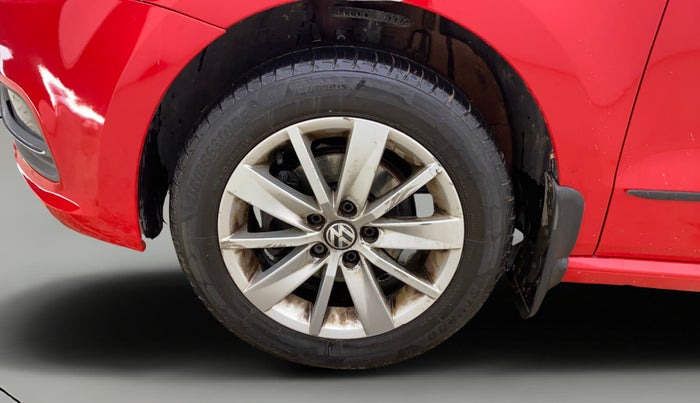 2015 Volkswagen Polo HIGHLINE1.2L, Petrol, Manual, 60,707 km, Left Front Wheel