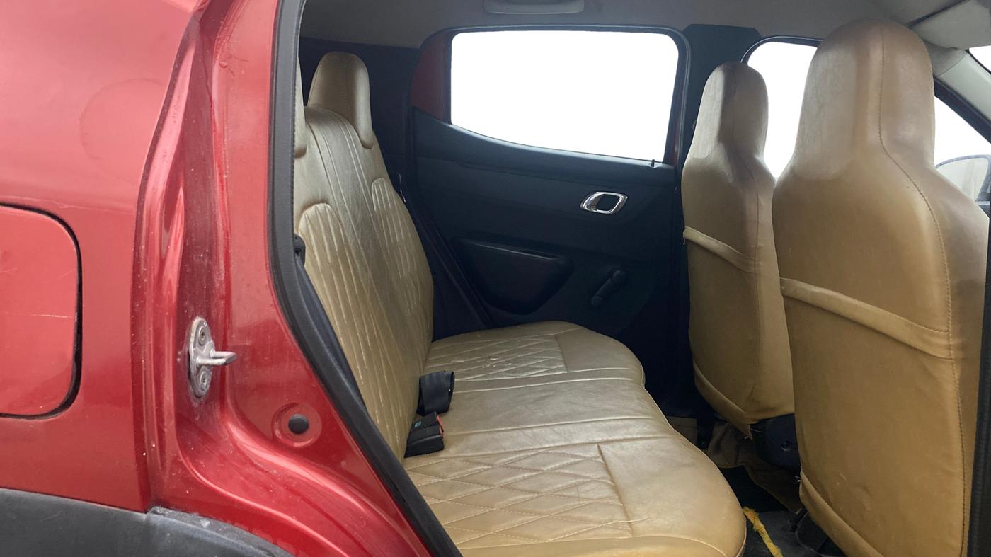 2018 Renault Kwid RXT 1.0 (O), Petrol, Manual, 38,571 km, Right Side Rear Door Cabin