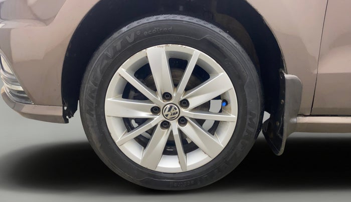 2016 Volkswagen Ameo HIGHLINE1.5L, Diesel, Manual, 1,21,509 km, Left Front Wheel